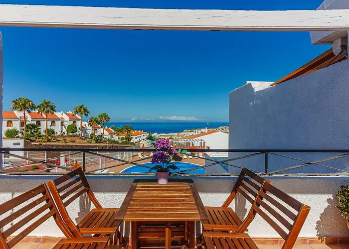 Sea View Apartment *